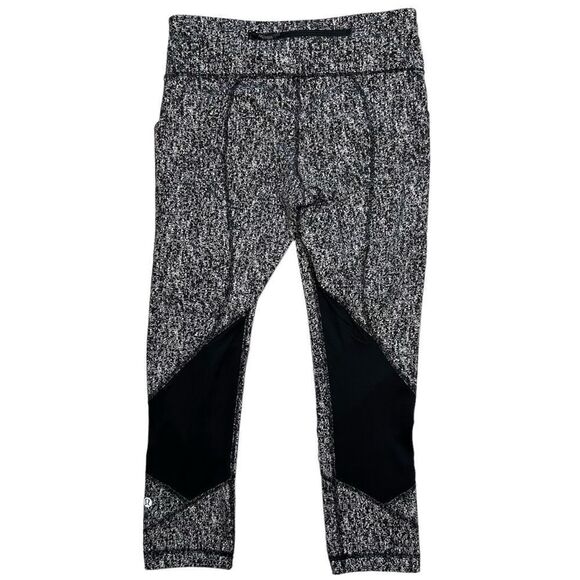 Lululemon Pace Rival Crop 19" Leggings in Suited Jacquard Black White / Black 6 - Picture 7 of 7